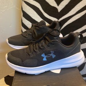 Women’s Under Armour size 8.5